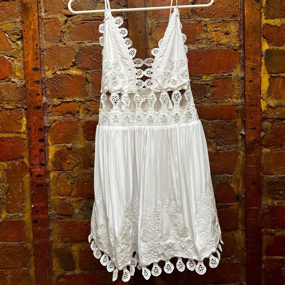 Flowy white mini dress. Cool boho details. Sz small.